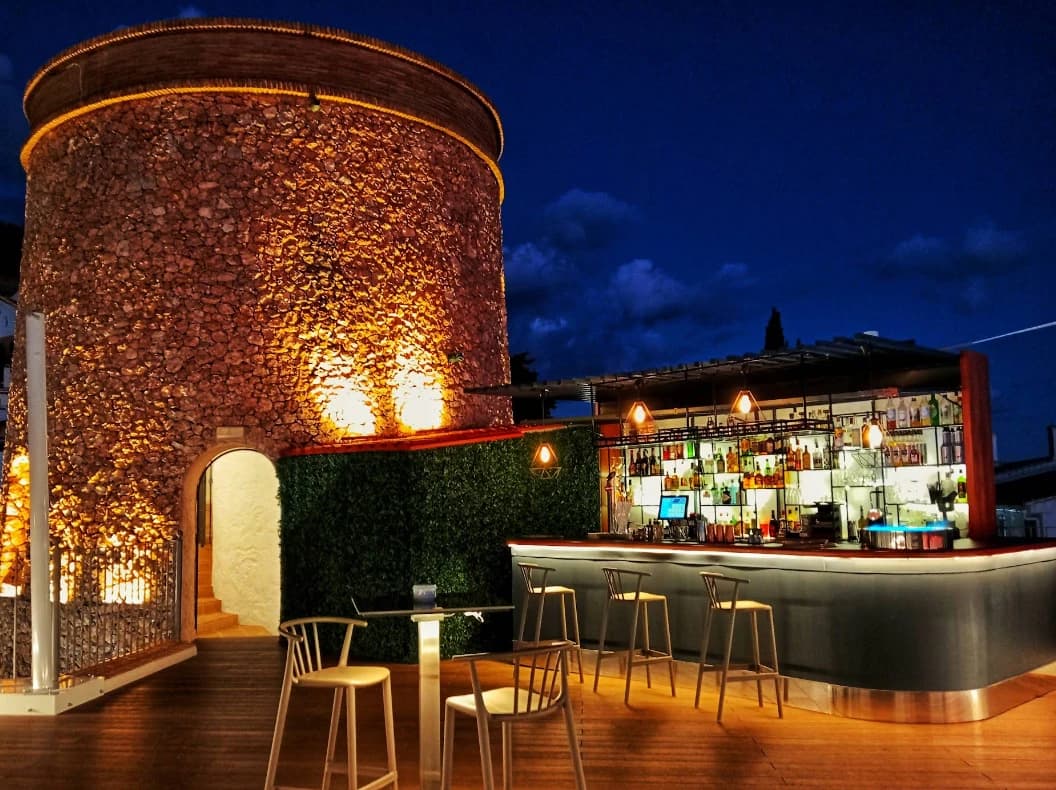 Kanema Restaurant & Cocktail Lounge