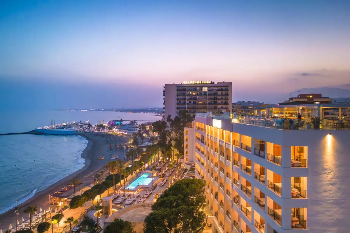 El Fuerte Rooftop Bar in Marbella - Image 1