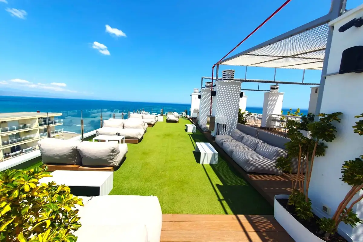 Barracuda Rooftop Bar